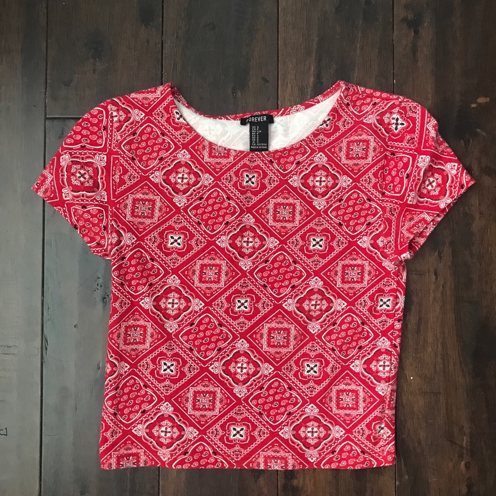 Printed red and white crop top